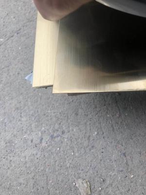 Taglio di strato dell'acciaio inossidabile dell'oro di Champagne per graduare la superficie secondo la misura della linea sottile con il film 304 Inox del PVC
