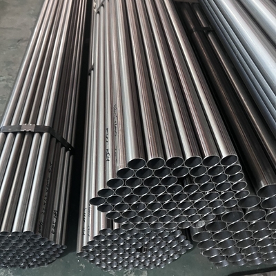 Diametro 45 mm x Spessore 2,0 mm x 3050 mm T Materiale 1,4510 17% Cr (AISI 439) Tubo saldato in acciaio inox