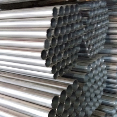 409L Profilo di acciaio inossidabile SUH409 tubo di acciaio saldato 63mm * 1,5mm * 6000mm
